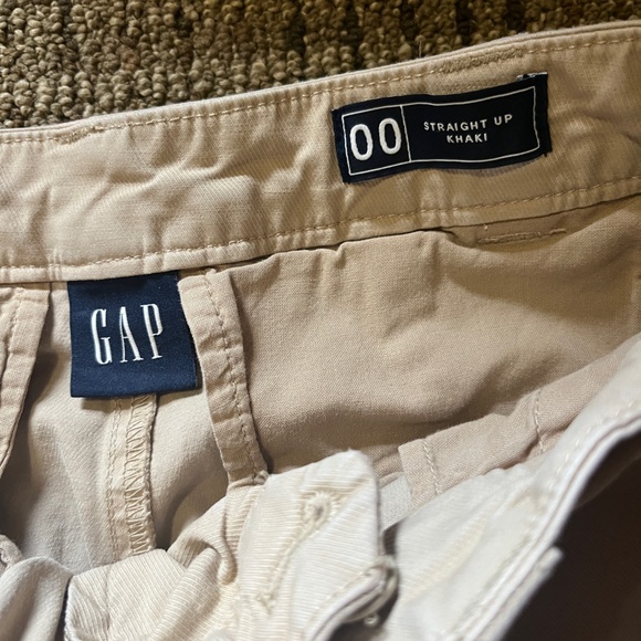 GAP Straight Up Khaki Chinos - Picture 3 of 4